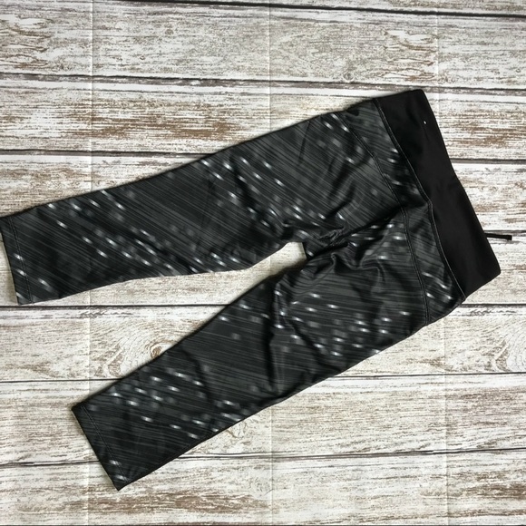 Xersion Workout Capri - Picture 4 of 8